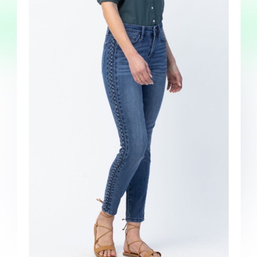 Judy Blue relaxed fit jeans w/ braided leg detail 7/28